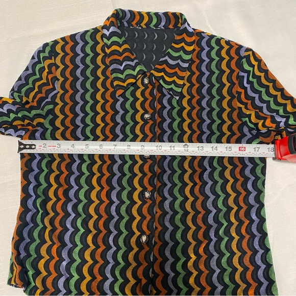 Vintage Style Womens Wave Patterned Button Up Novelty Buttons - Picture 6 of 8